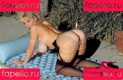 Danni Ashe Onlyfans Photo Gallery 