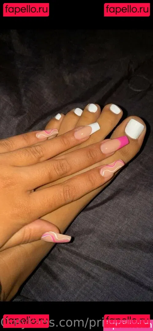 priyasinghxxx Onlyfans Photo Gallery 