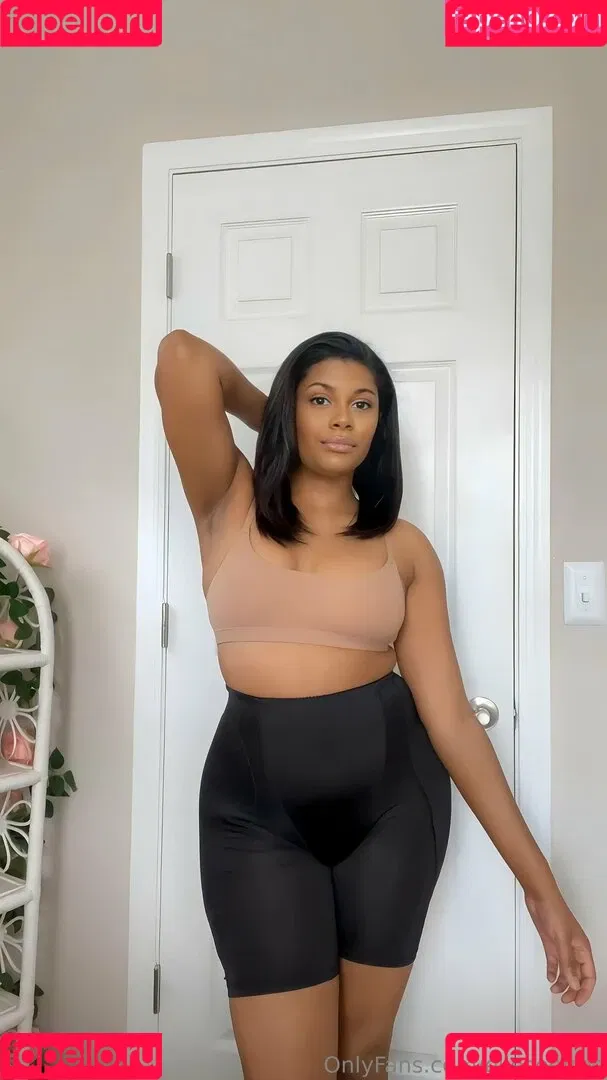 elleseefree Onlyfans Photo Gallery 