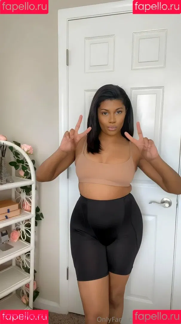 elleseefree Onlyfans Photo Gallery 