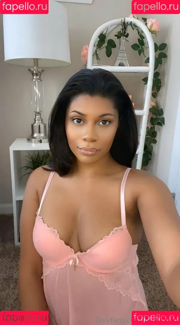 elleseefree Onlyfans Photo Gallery 
