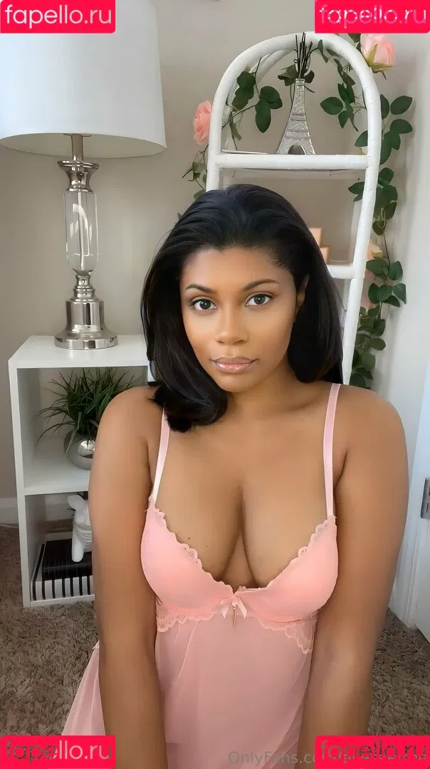 elleseefree Onlyfans Photo Gallery 