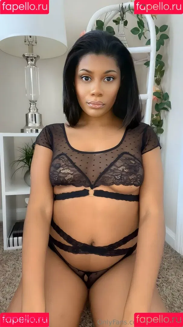 elleseefree Onlyfans Photo Gallery 