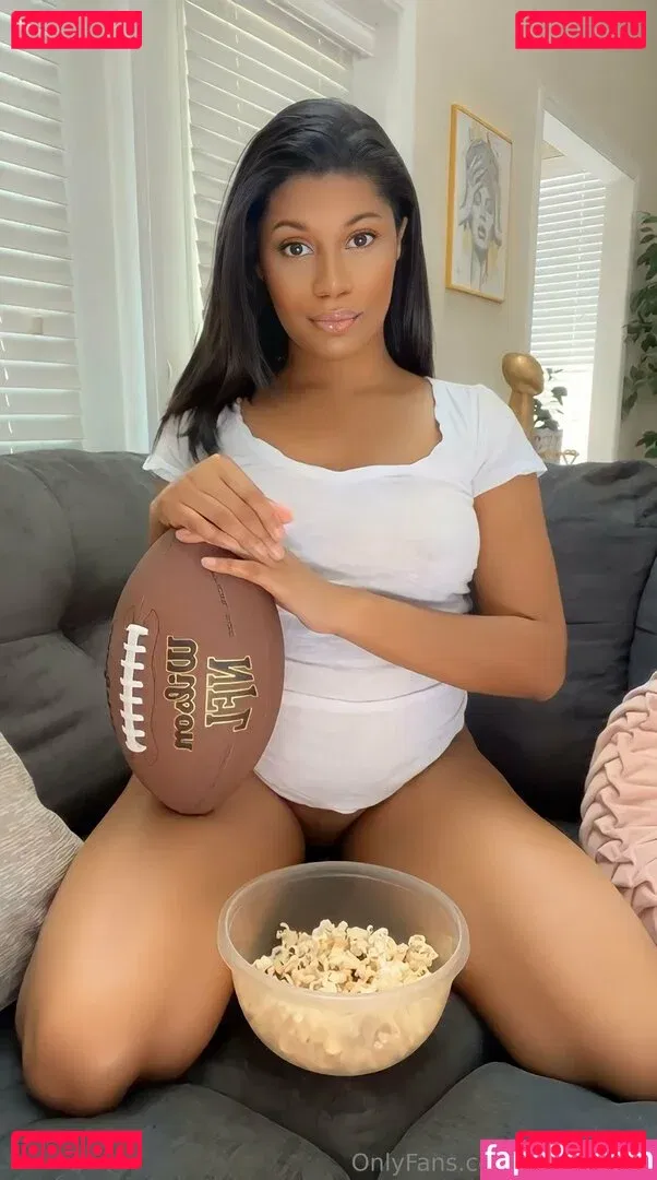 elleseefree Onlyfans Photo Gallery 