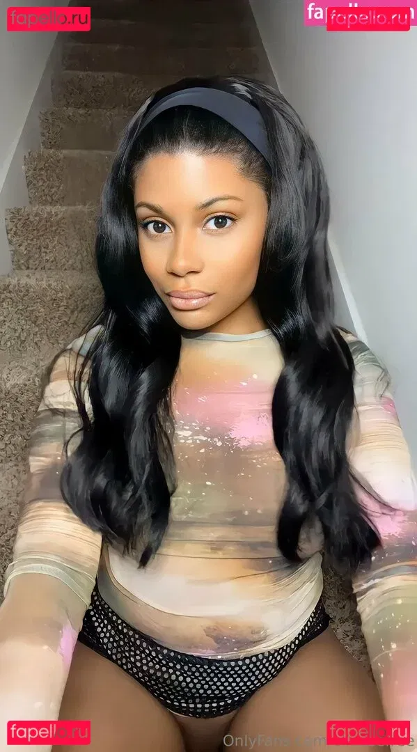 elleseefree Onlyfans Photo Gallery 