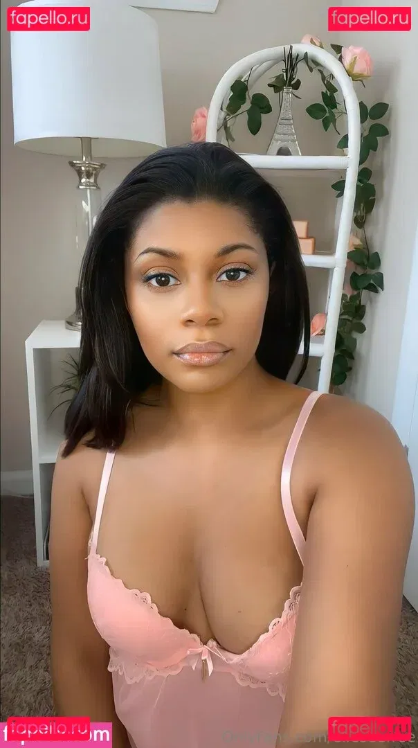 elleseefree Onlyfans Photo Gallery 