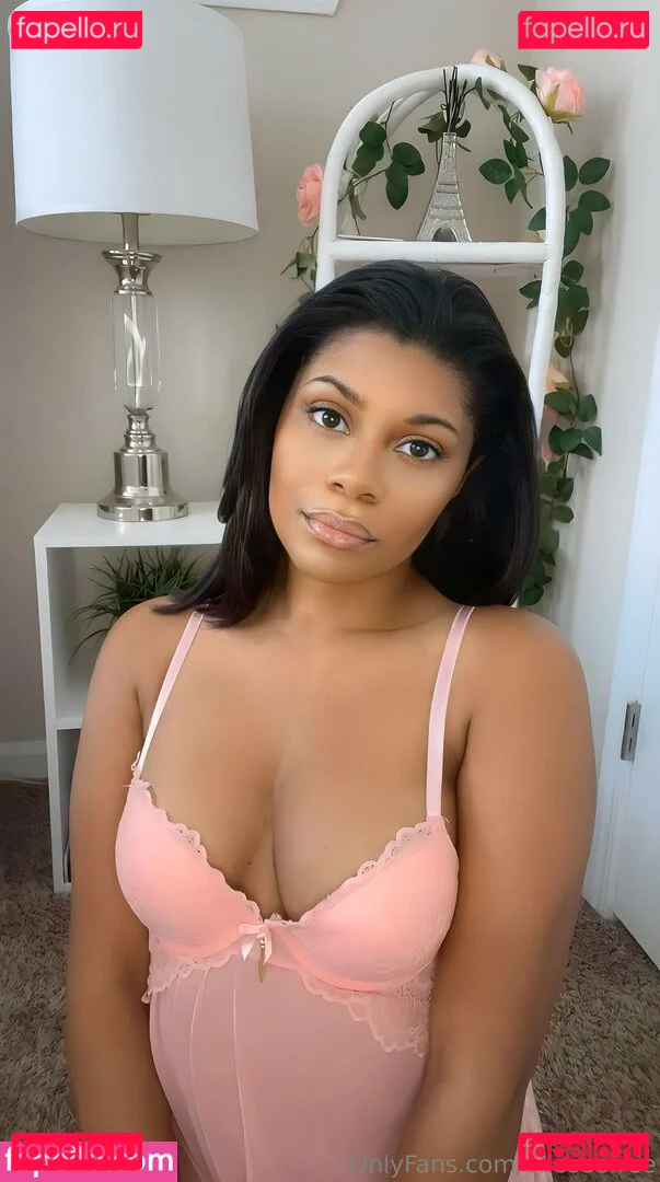 elleseefree Onlyfans Photo Gallery 