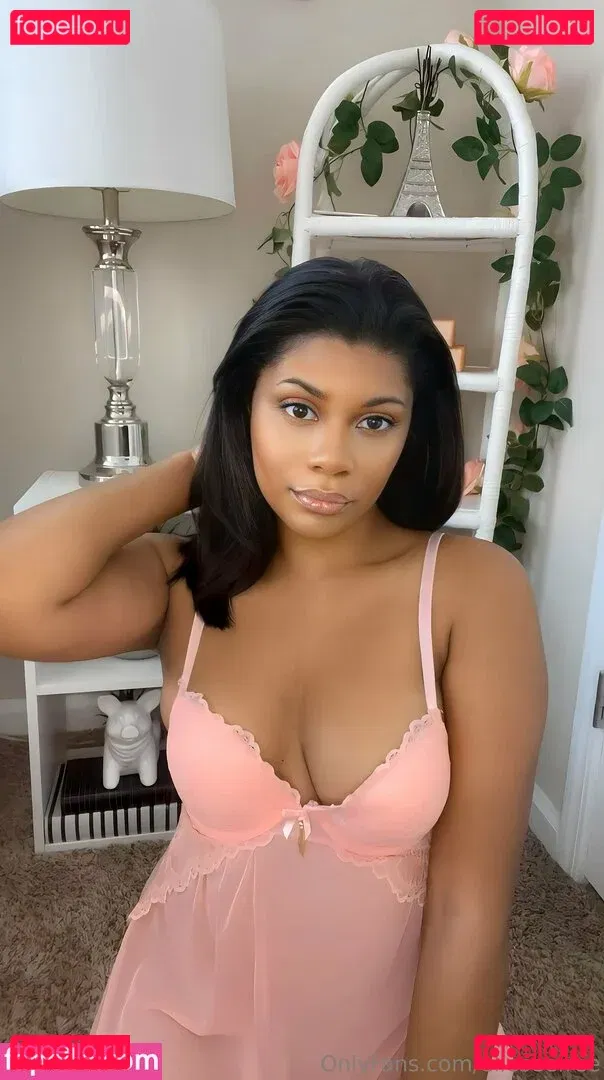 elleseefree Onlyfans Photo Gallery 