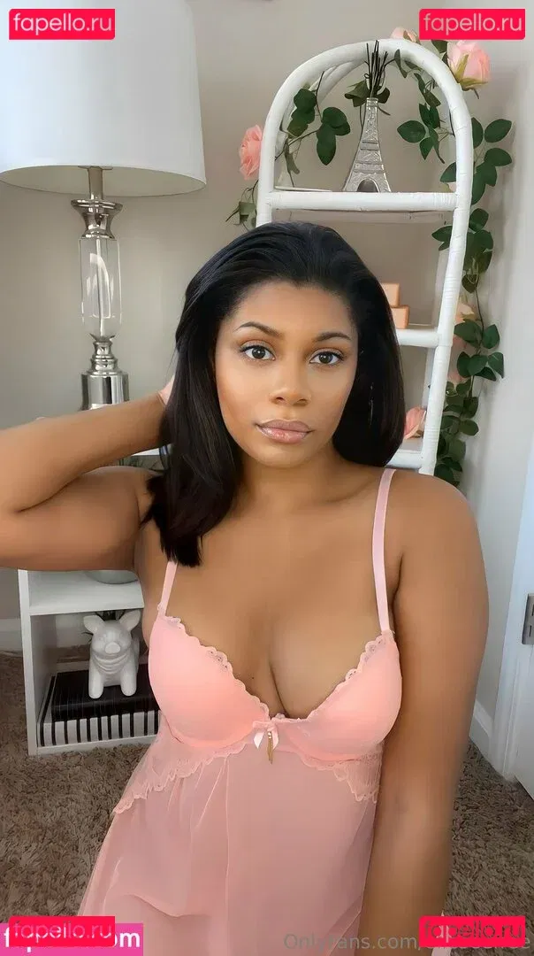 elleseefree Onlyfans Photo Gallery 