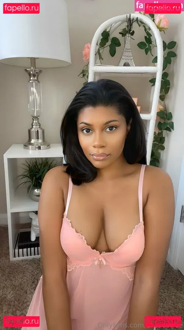 elleseefree Onlyfans Photo Gallery 