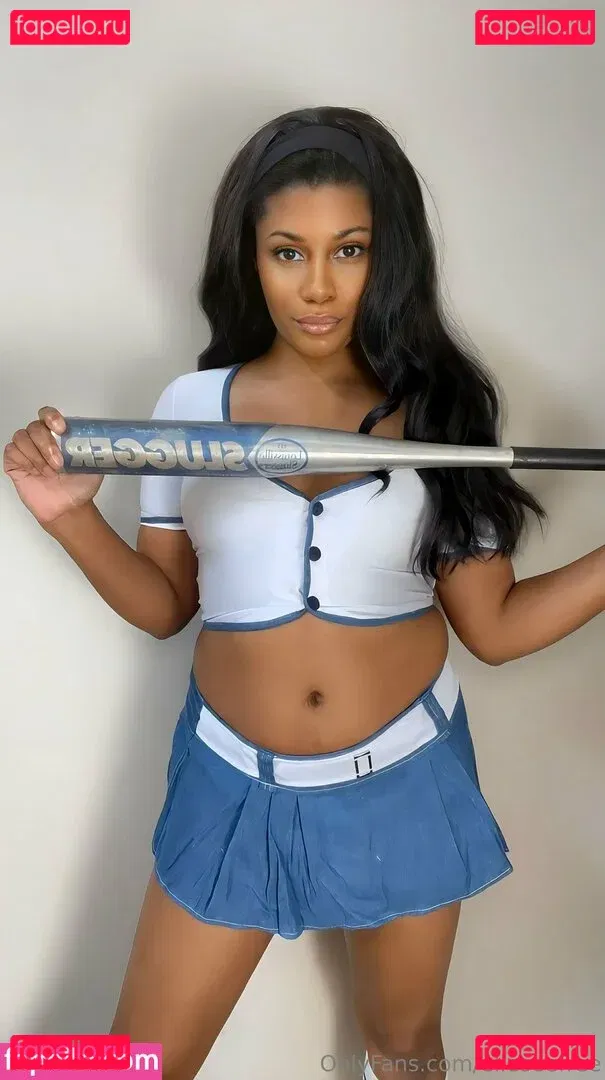 elleseefree Onlyfans Photo Gallery 