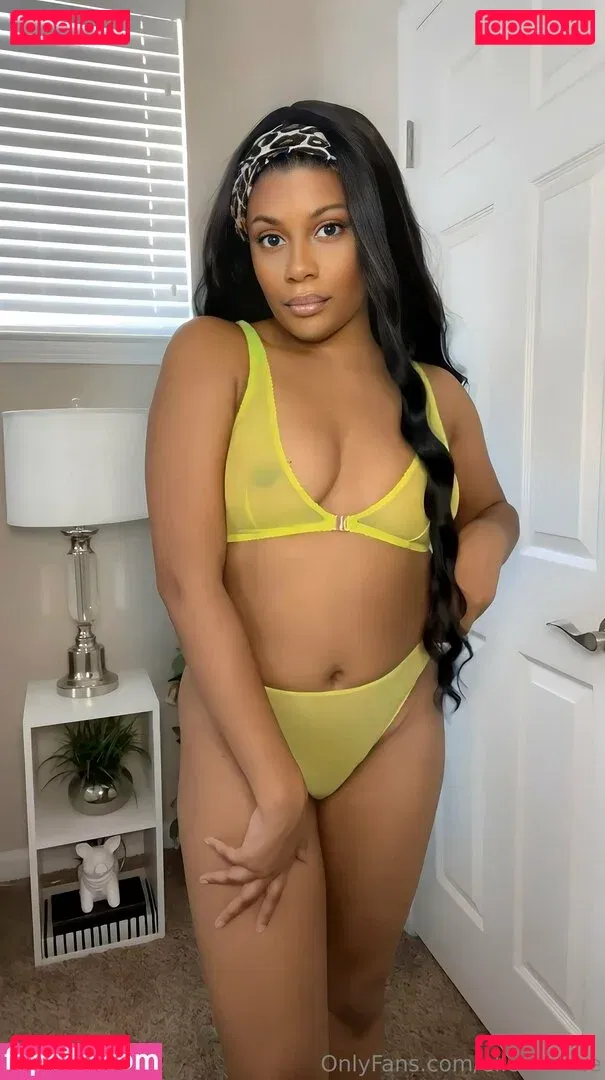 elleseefree Onlyfans Photo Gallery 