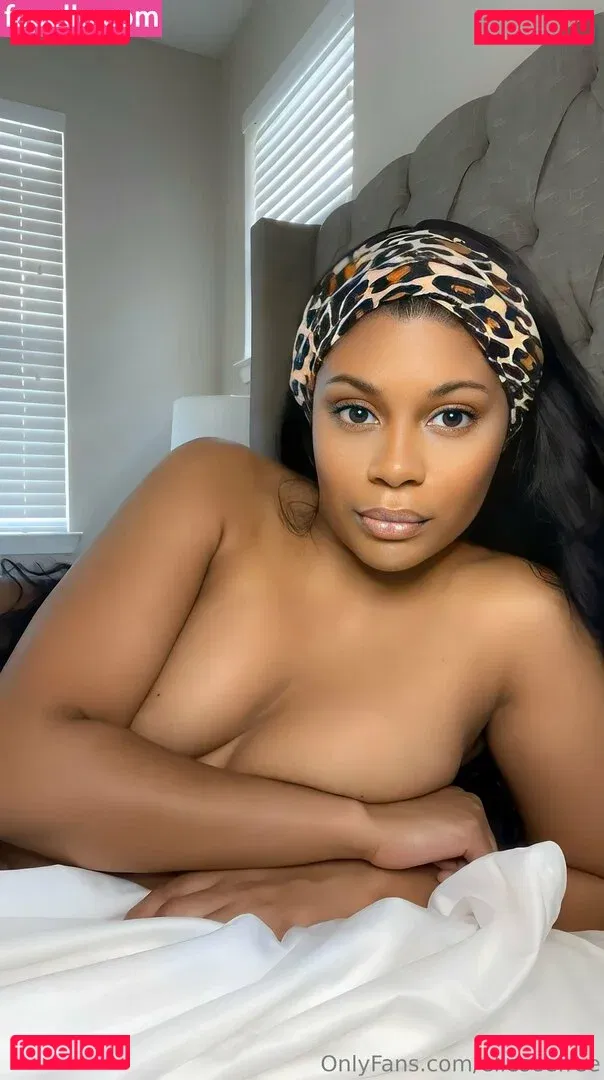 elleseefree Onlyfans Photo Gallery 