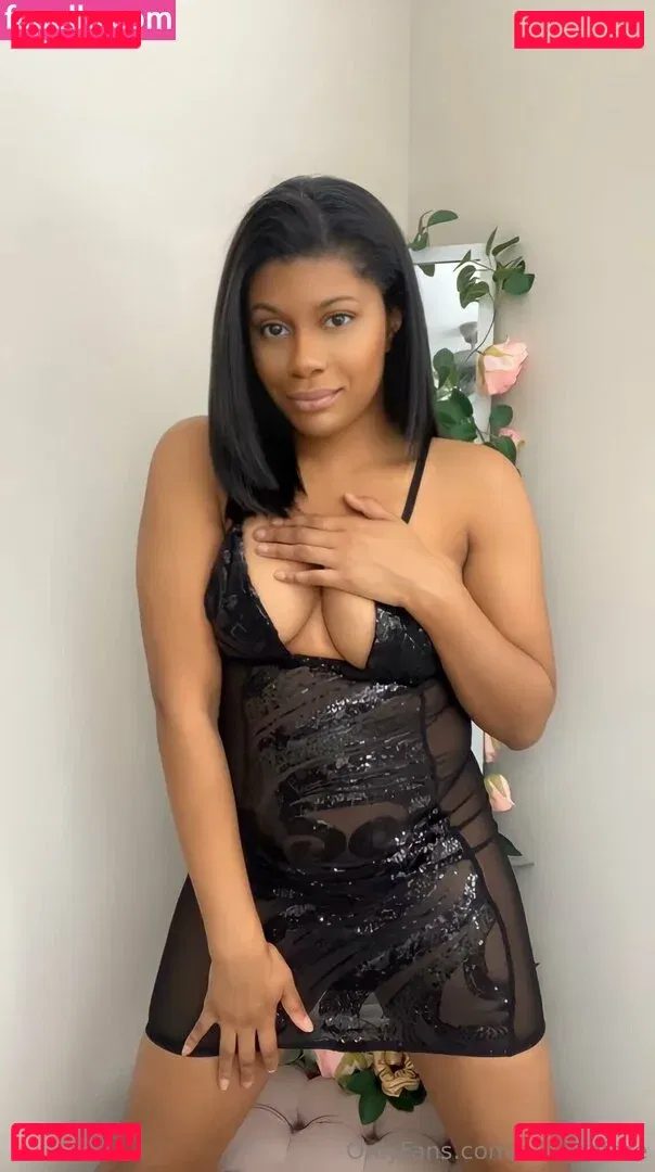 elleseefree Onlyfans Photo Gallery 