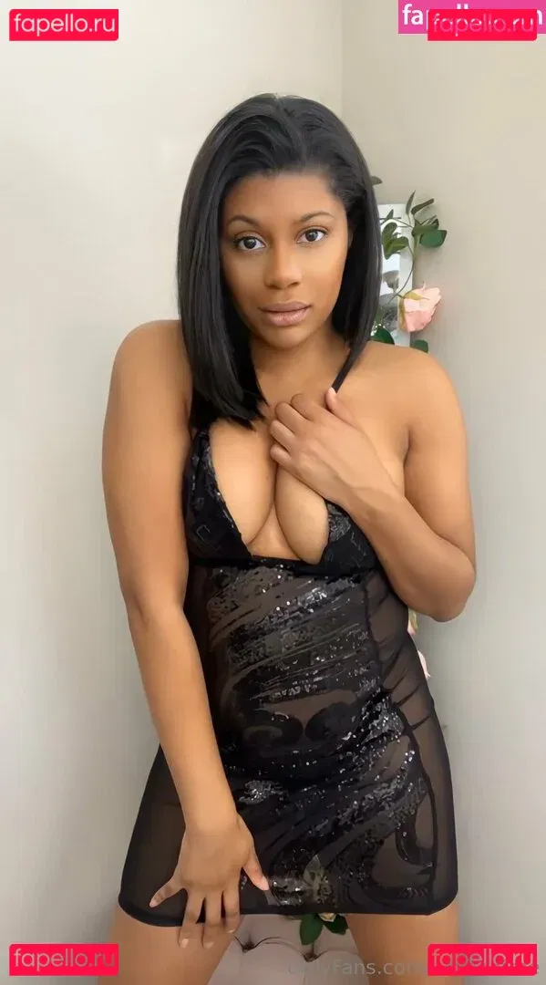 elleseefree Onlyfans Photo Gallery 