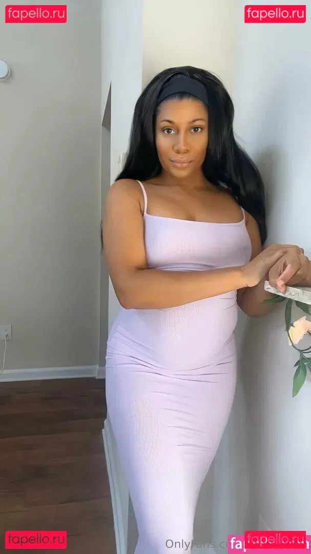 elleseefree Onlyfans Photo Gallery 