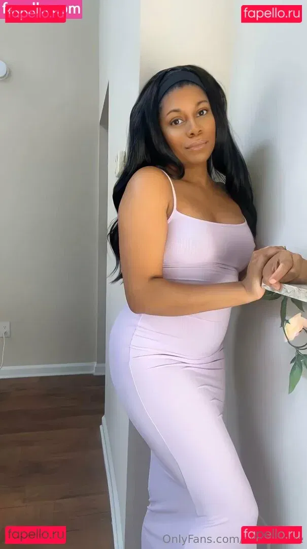 elleseefree Onlyfans Photo Gallery 