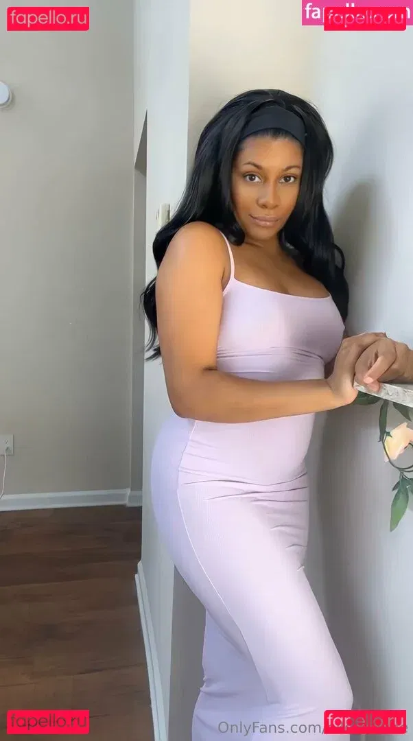 elleseefree Onlyfans Photo Gallery 