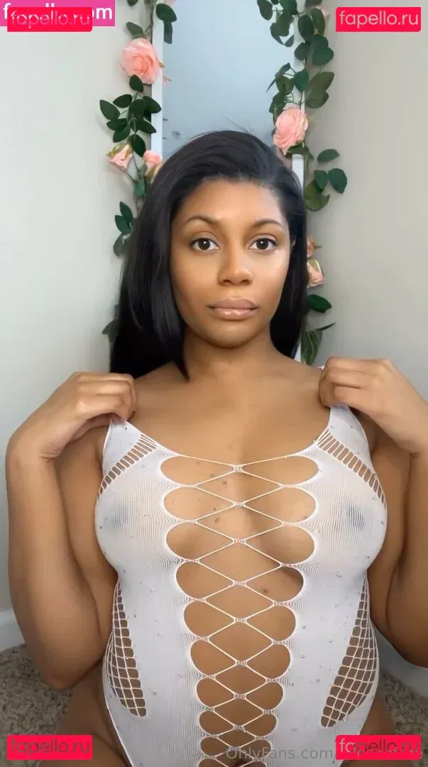 elleseefree Onlyfans Photo Gallery 