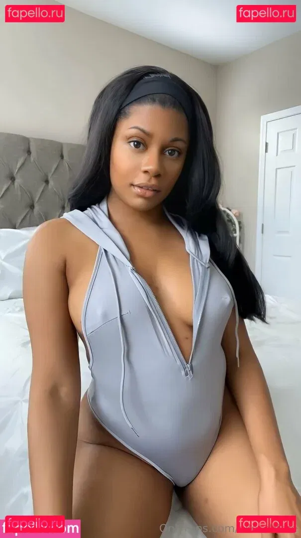 elleseefree Onlyfans Photo Gallery 