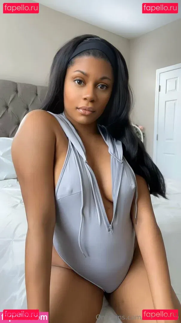 elleseefree Onlyfans Photo Gallery 