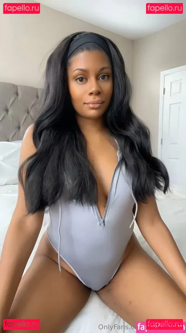 elleseefree Onlyfans Photo Gallery 