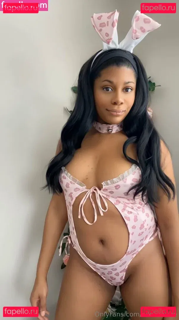 elleseefree Onlyfans Photo Gallery 