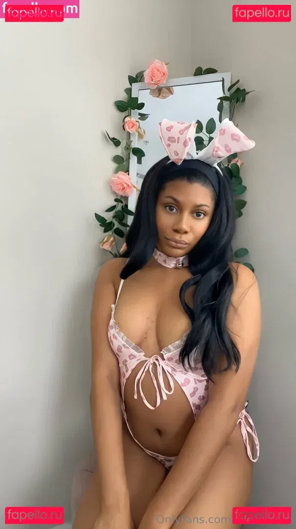 elleseefree Onlyfans Photo Gallery 