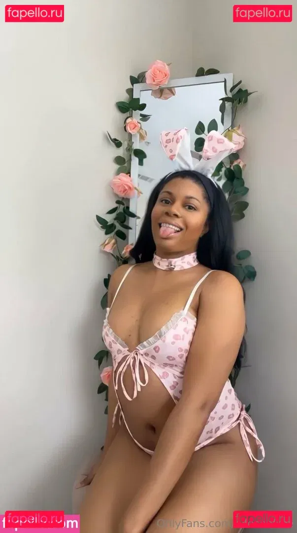 elleseefree Onlyfans Photo Gallery 