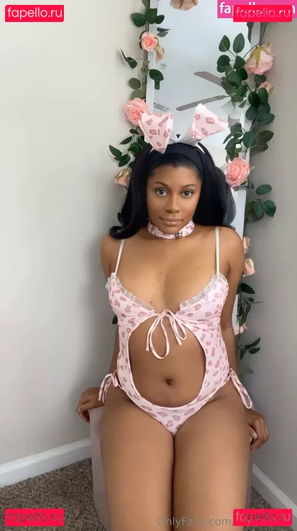 elleseefree Onlyfans Photo Gallery 