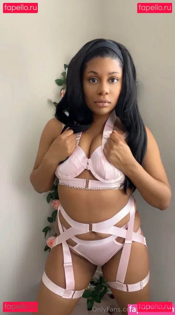 elleseefree Onlyfans Photo Gallery 