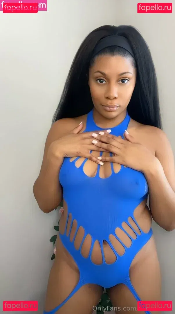 elleseefree Onlyfans Photo Gallery 