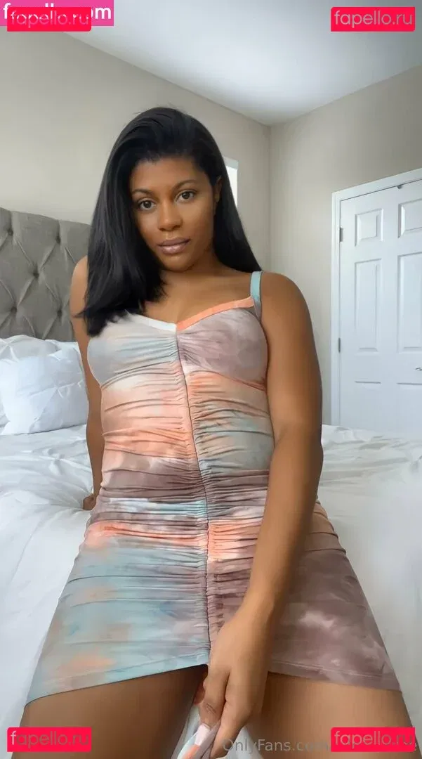 elleseefree Onlyfans Photo Gallery 