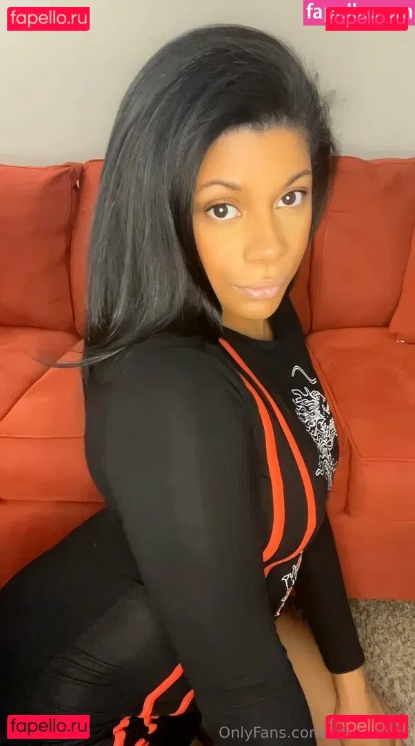 elleseefree Onlyfans Photo Gallery 