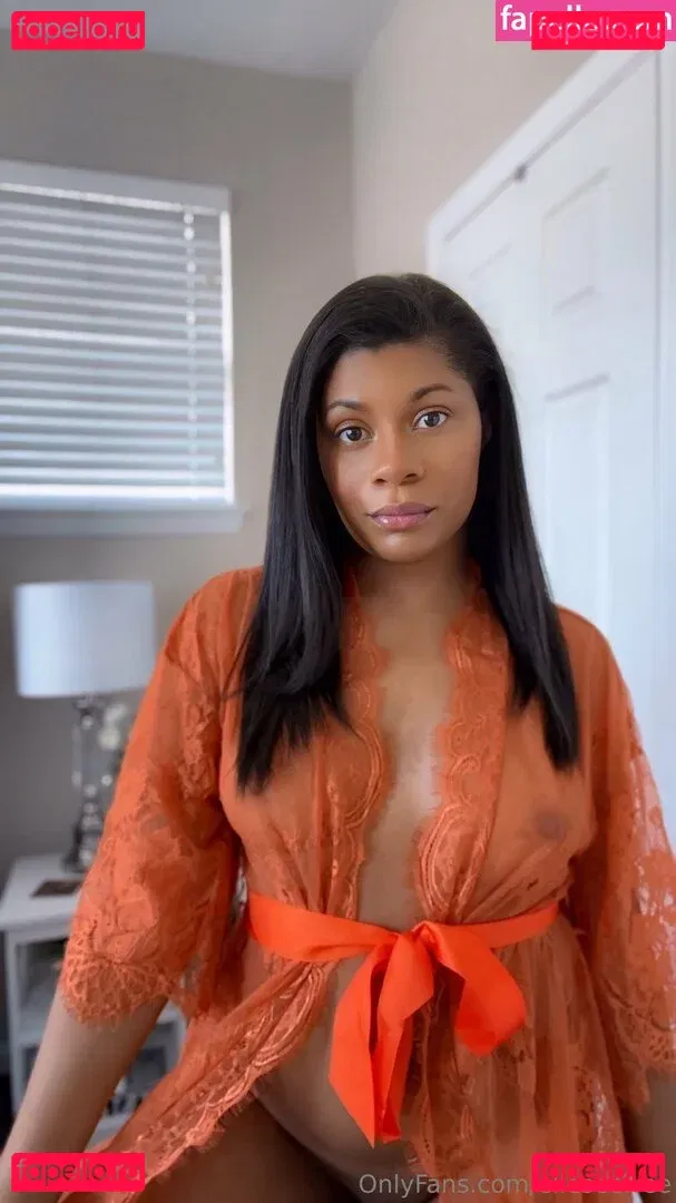 elleseefree Onlyfans Photo Gallery 