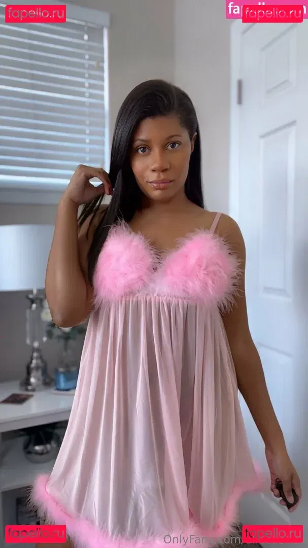 elleseefree Onlyfans Photo Gallery 