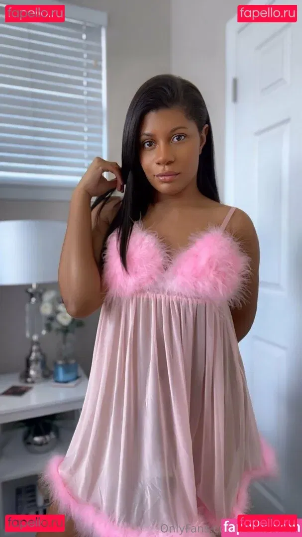 elleseefree Onlyfans Photo Gallery 