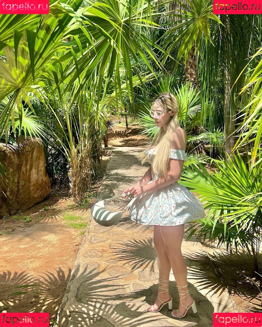 Dulce Carrillo Onlyfans Photo Gallery 