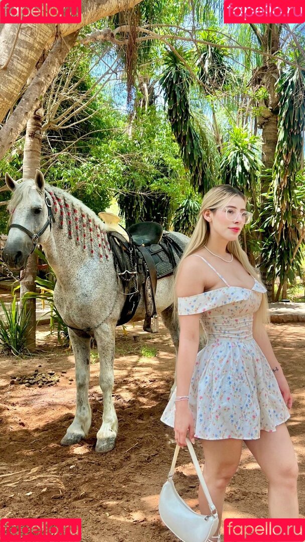 Dulce Carrillo Onlyfans Photo Gallery 