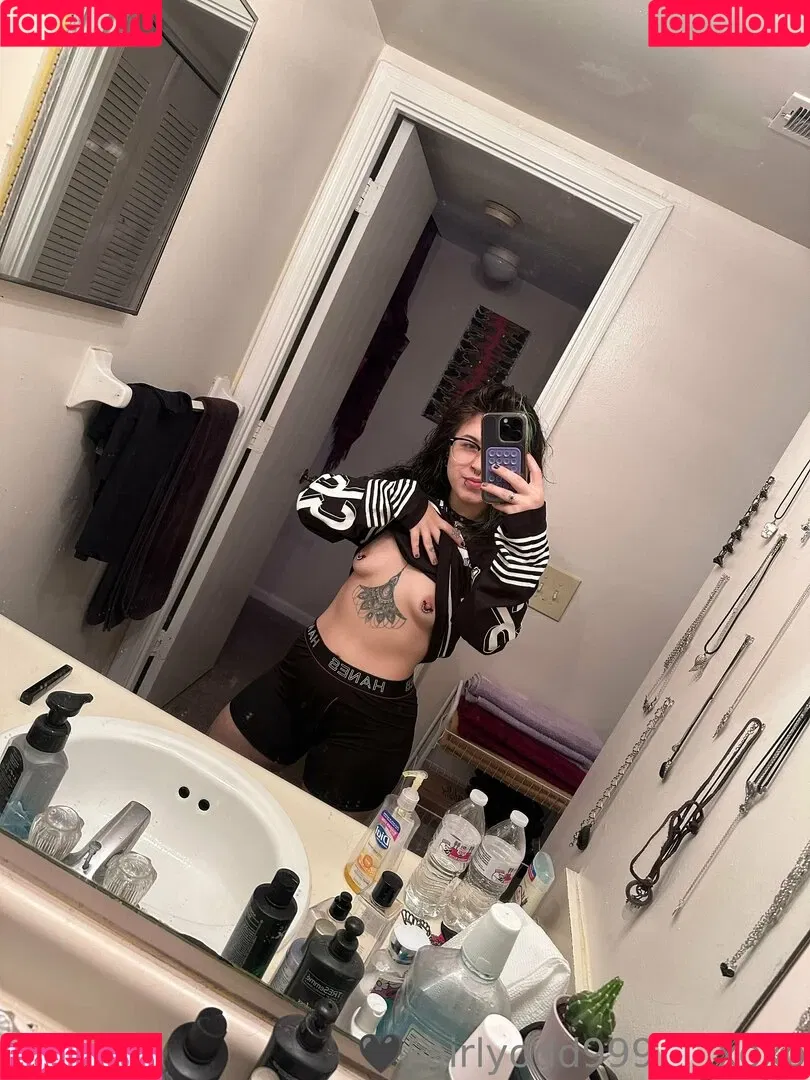 fairlyodd222 Onlyfans Photo Gallery 
