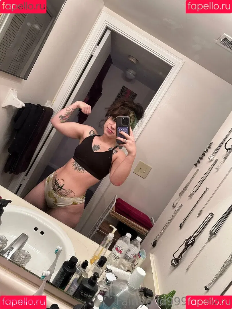 fairlyodd222 Onlyfans Photo Gallery 