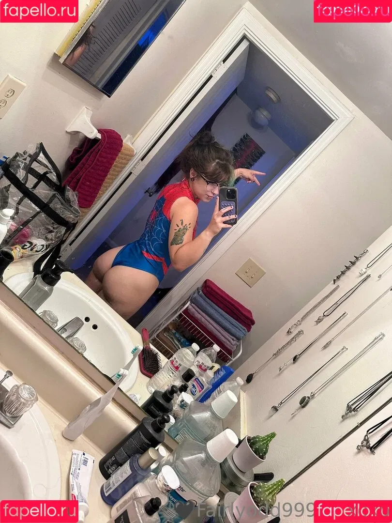 fairlyodd222 Onlyfans Photo Gallery 