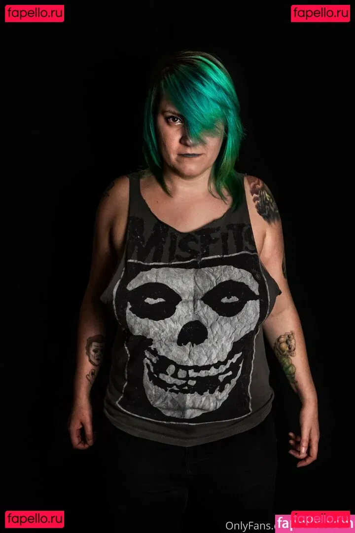 risenfeinics Onlyfans Photo Gallery 