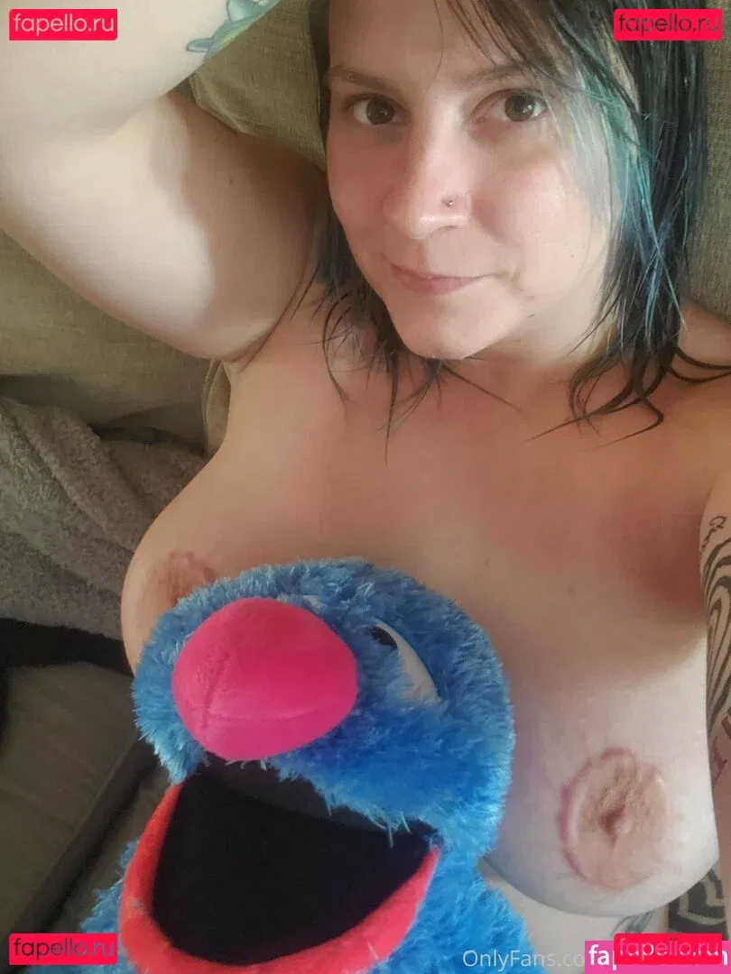 risenfeinics Onlyfans Photo Gallery 