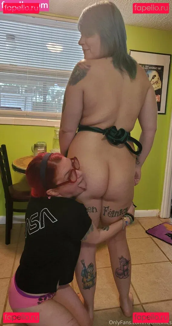 risenfeinics Onlyfans Photo Gallery 