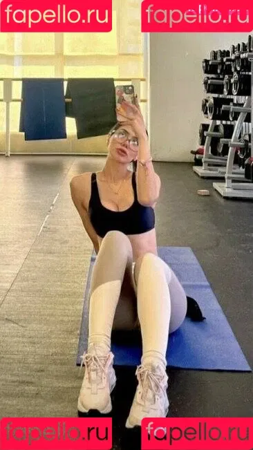 Wen Fuentes Onlyfans Photo Gallery 