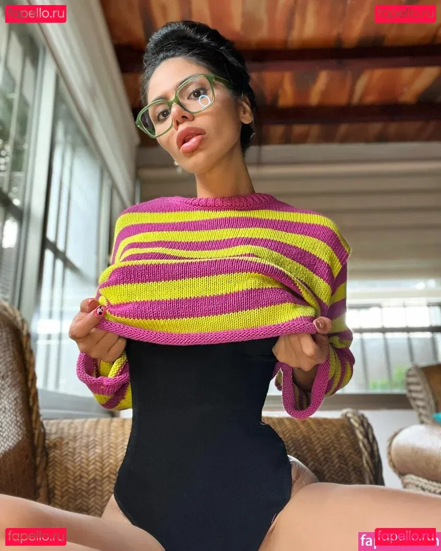 Wen Fuentes Onlyfans Photo Gallery 