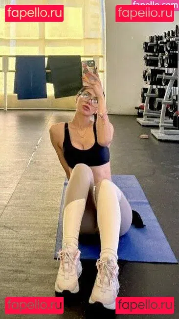 Wen Fuentes Onlyfans Photo Gallery 