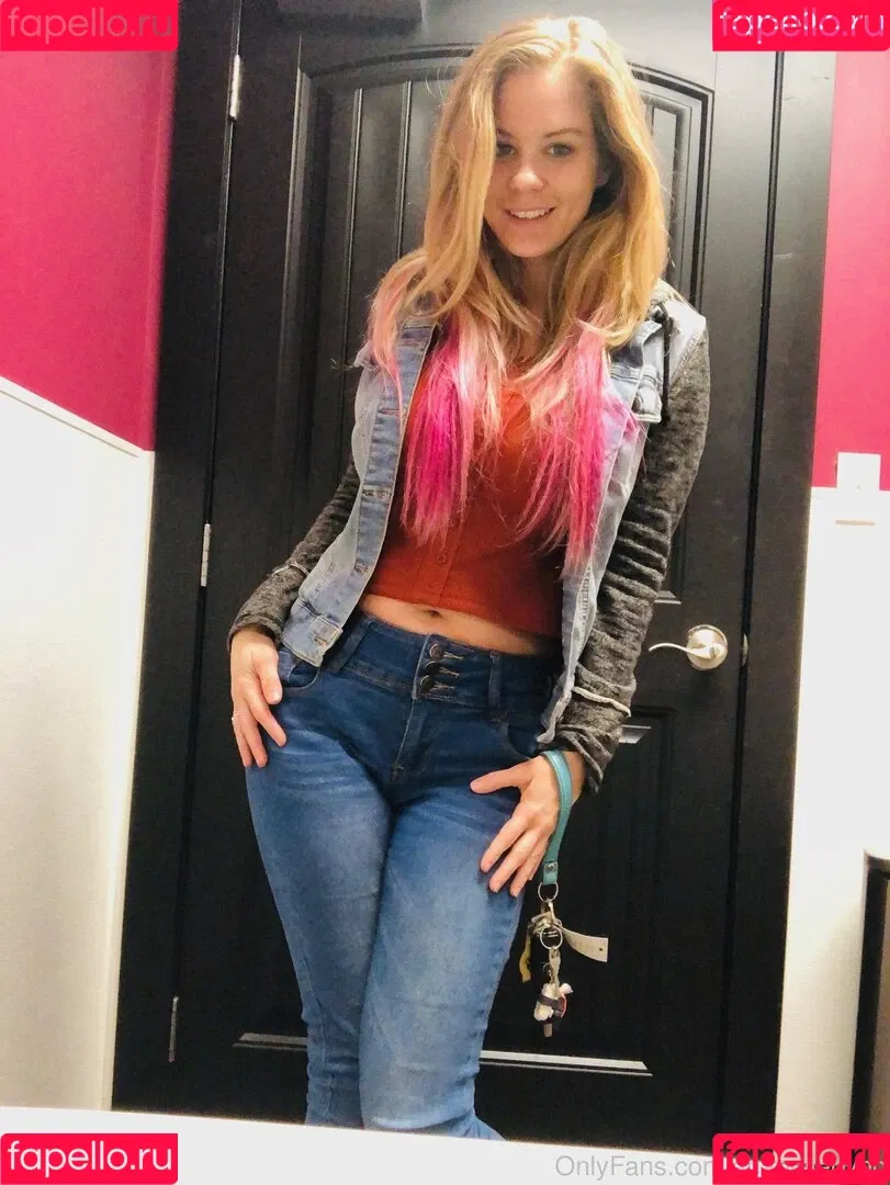 Anabelle Pync Onlyfans Photo Gallery 