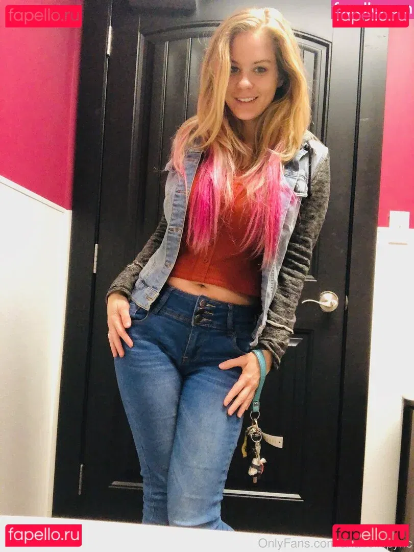 Anabelle Pync Onlyfans Photo Gallery 